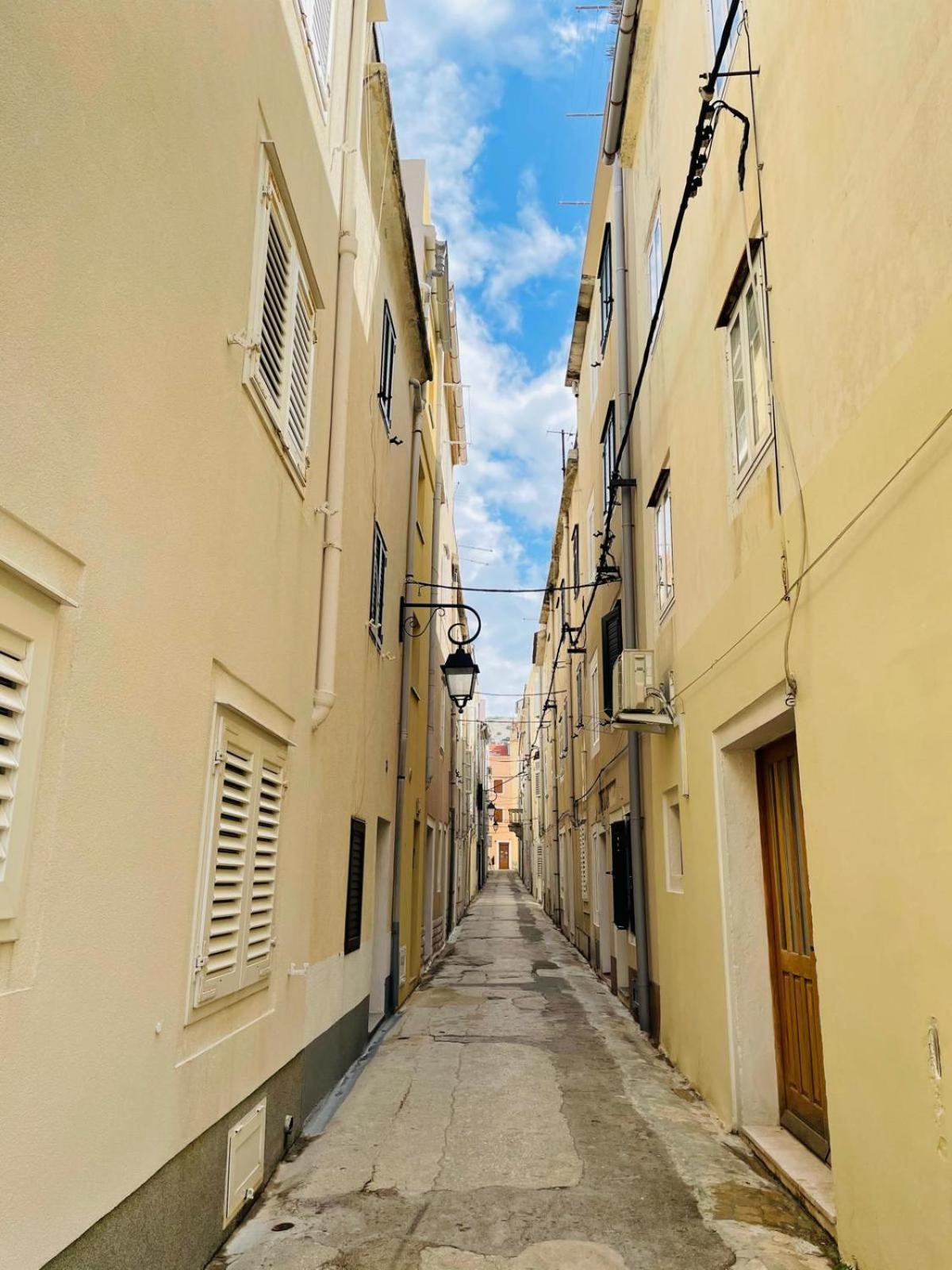 Apartments Vozab Pag Town Exterior photo